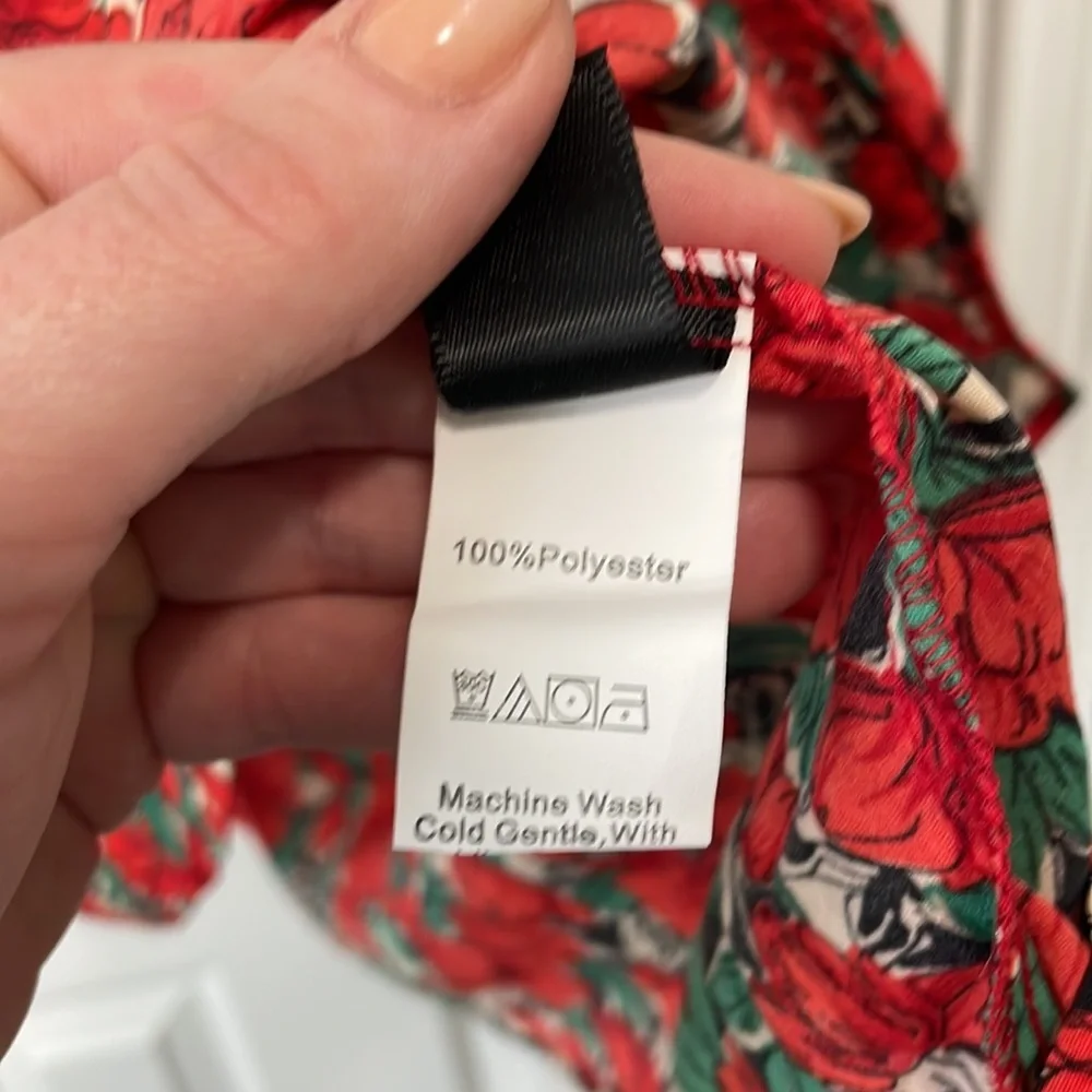 NWOT off the shoulder dress - Picture 7 of 7